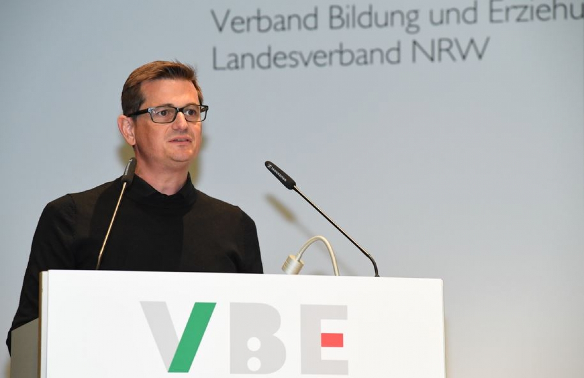 VBE-NRW President Stefan Belhau.